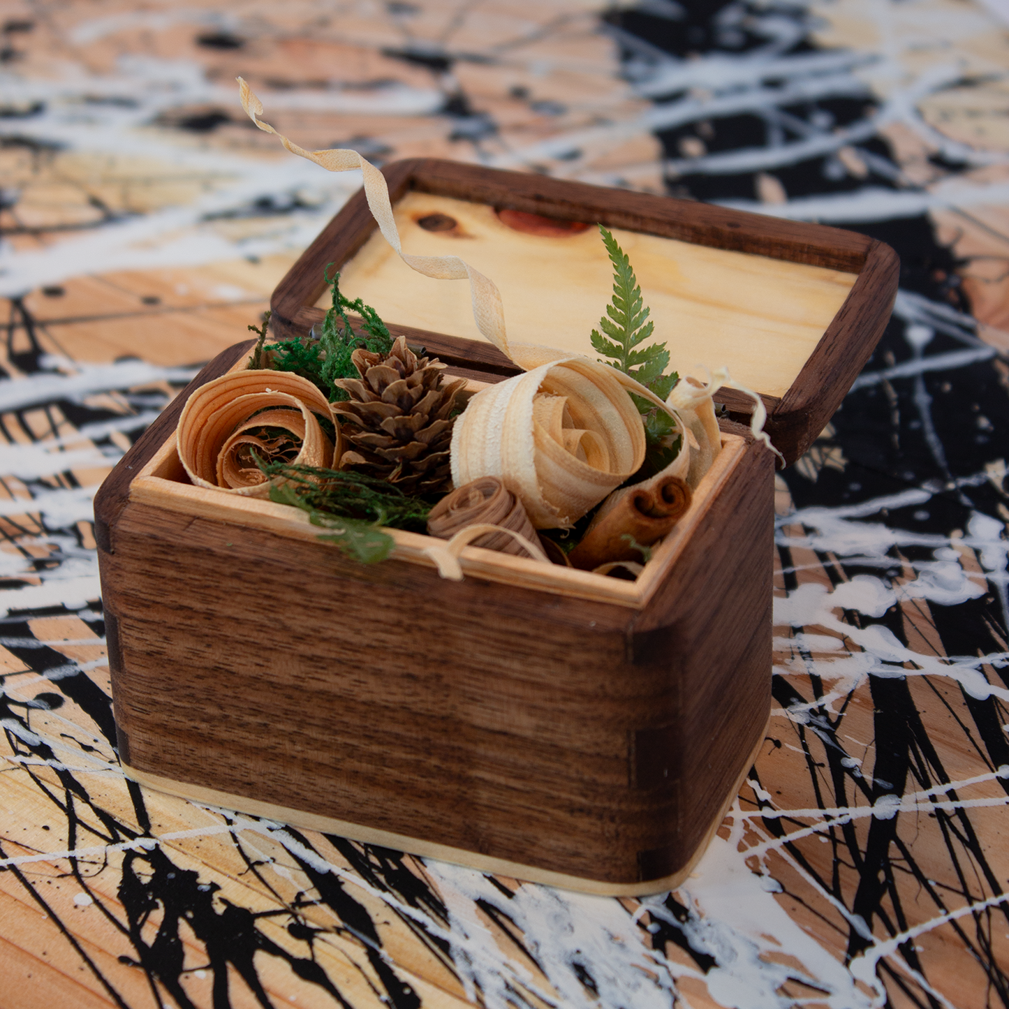 Potpourri Holder with Natural Diffusers